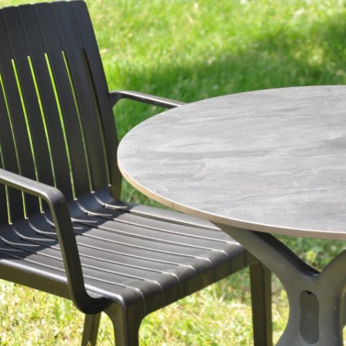 California Compact Round Black Table Set With Sleeves