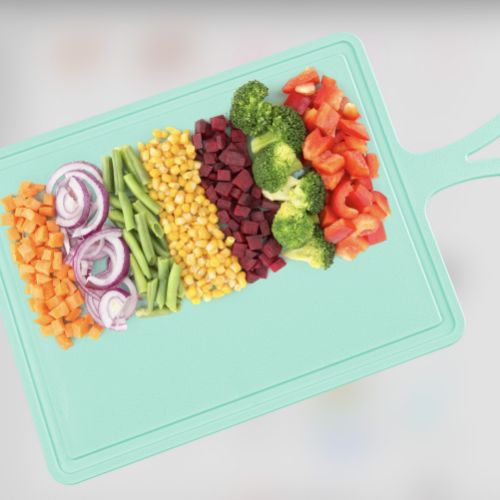 CUTTING BOARD WITH HANDLE