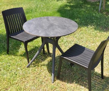 California Armless Compact Round Black Table Set